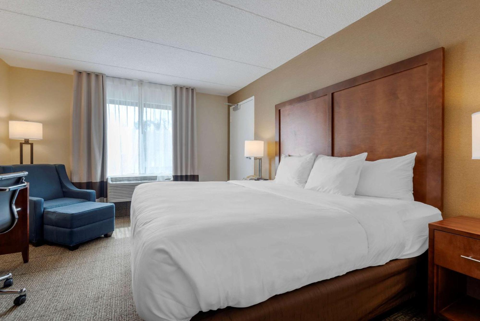 King Room with Roll-in-Shower - Accessible